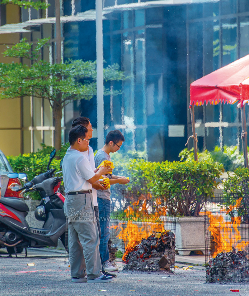 禁止烤肉、禁燒金紙 管委會 管太寬，可以嗎？