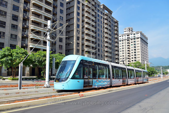 輕軌解塞車